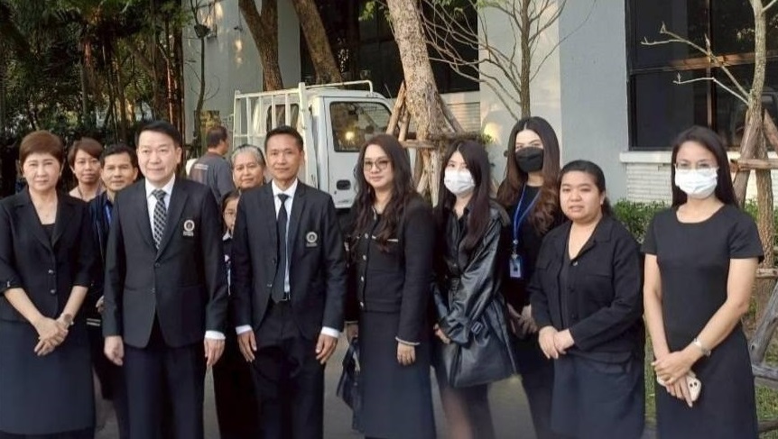 พิธีทำบุญตักบาตรบำเพ็ญกุศลถวายเป็นพระราชกุศล เนื่องในวันคล้ายวันพระราชสมภพพระบาทสมเด็จพระบรมชนกาธิเบศร มหาภูมิพลอดุลยเดชมหาราช บรมนาถบพิตร วันชาติ และวันพ่อแห่งชาติ