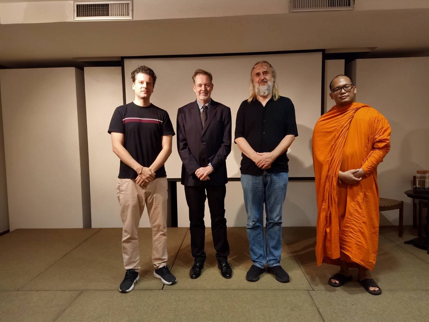 อาจารย์วิทยาลัยศาสนศึกษา ม.มหิดล ร่วมบรรยายในเวทีวิชาการ The Siam Society 
 CRS Mahidol Lecturer Delivers Talk at The Siam Society.